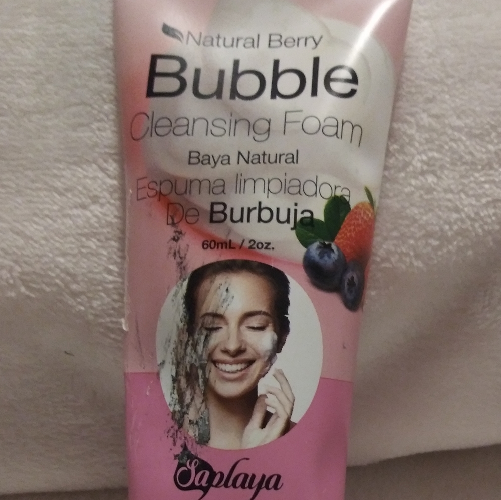NATURAL BERRY BUBBLE - CLEANSING FOAM